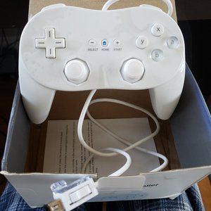 VOYEE Classic Controller For Nintendo Wii - Never Used!